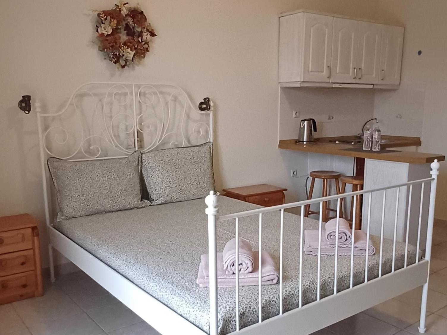 Flora Studios Corfu - Adults Only Benitses (Corfu) Quarto foto